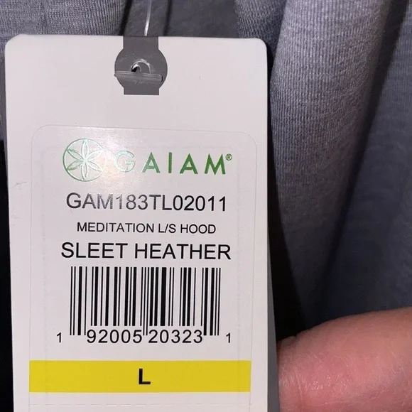 NWT GAIAM Fitness Slim fit hooded athletic shirt size - L - Picture 4 of 5